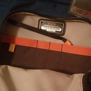tumi gilman brief pack